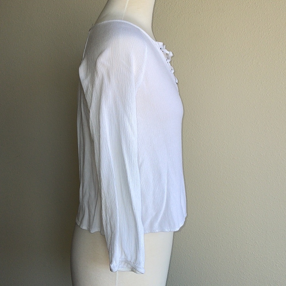 NABEE white v-neck with cross cross ties blouse with scrunch cuffs women’s small - Picture 5 of 8